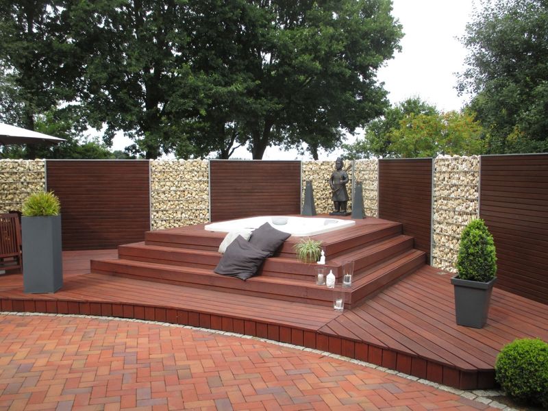 Fassade / Terrasse Bild 4